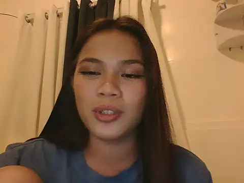 Zachariah_05 live cam on StripChat