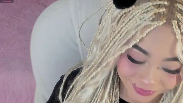 conny__curly webcam