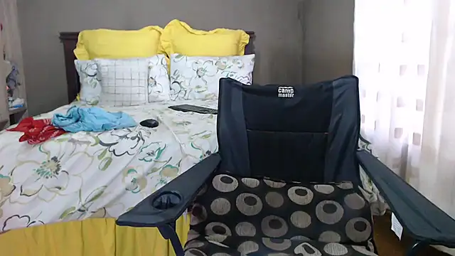 MATUREBUSSTY webcam