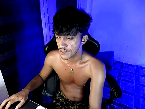 Spicy_RowyCam live cam on StripChat
