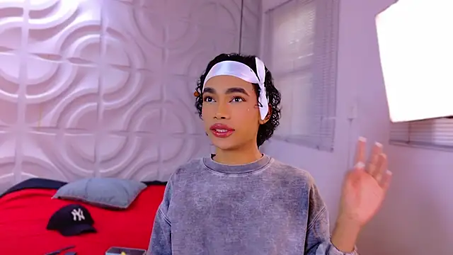 AlanCutee webcam
