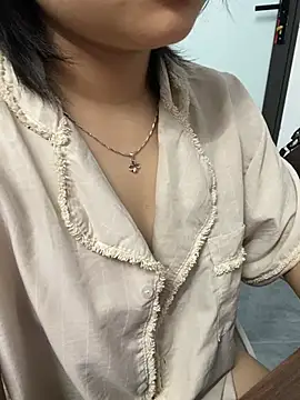 Ellie18 webcam