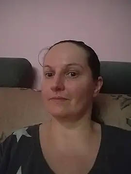 BustyLadyAlma webcam
