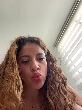 alana15 Live Webcam on Stripchat