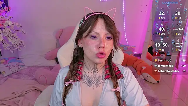 EricaMoonn webcam