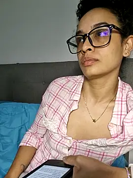 VelvetCurls webcam