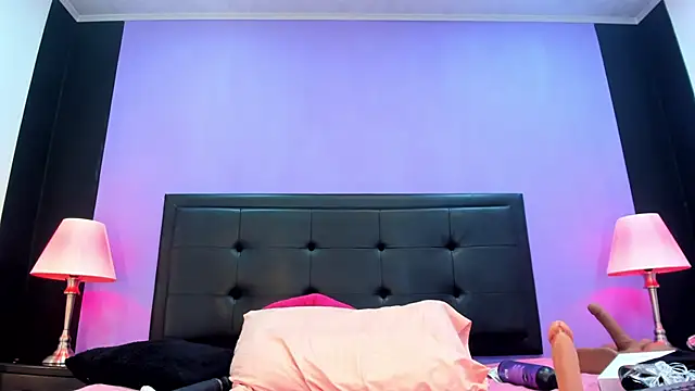 BustyGlow webcam
