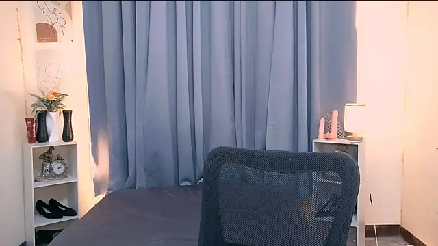 Mimi_Mckinley webcam