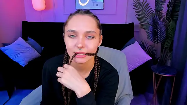 ChloeSunny webcam