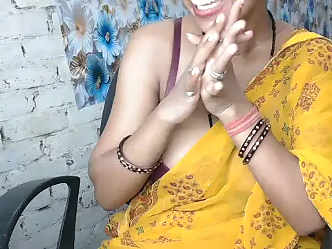 NottyMomo webcam