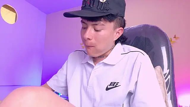 Nascary_Fox webcam