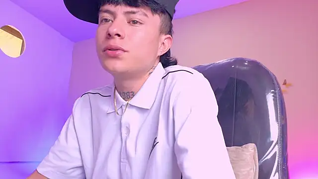 Nascary_Fox webcam
