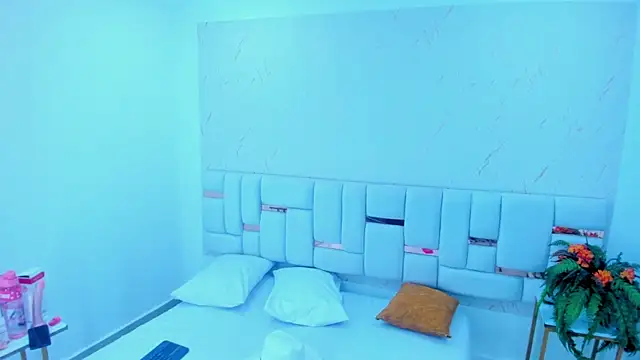 violet_giraldo webcam