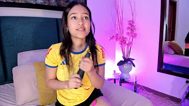 FreyaCameron webcam