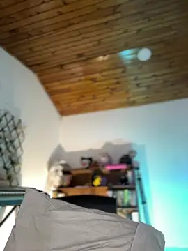 NikkiNix webcam