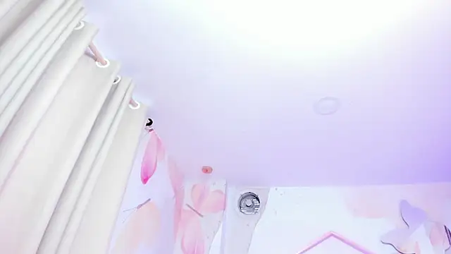 Millieskinny18 webcam