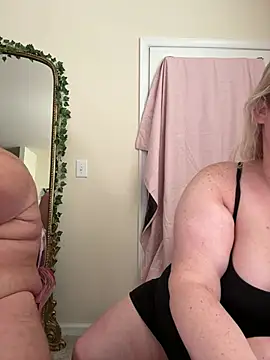 PiggyRose webcam