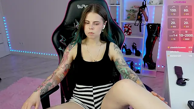QueenAliceX webcam
