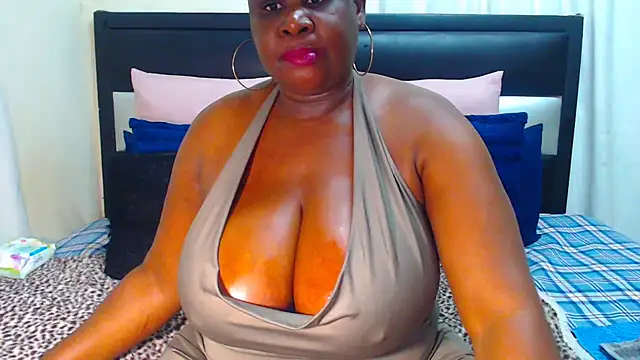 DARKBUSTY030 webcam