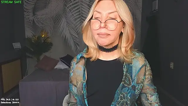 Wendy_Waves webcam