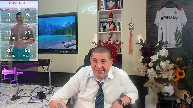 SpartacusDaddy48 webcam