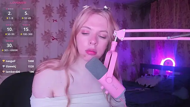 Cutie_Bambi webcam