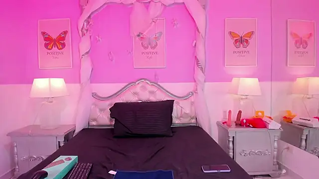 TaniaPierce webcam