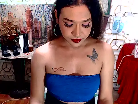 UrQueenBigCums webcam