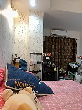 Ponthip live sex cam