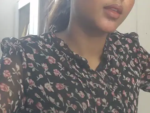 NancyRuvi webcam