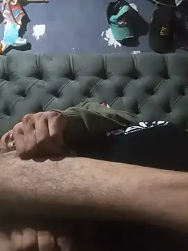hairy_mannn webcam