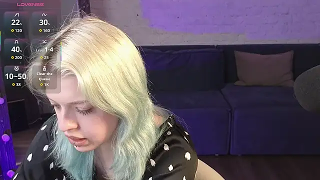 Clown_Princess live cam on StripChat