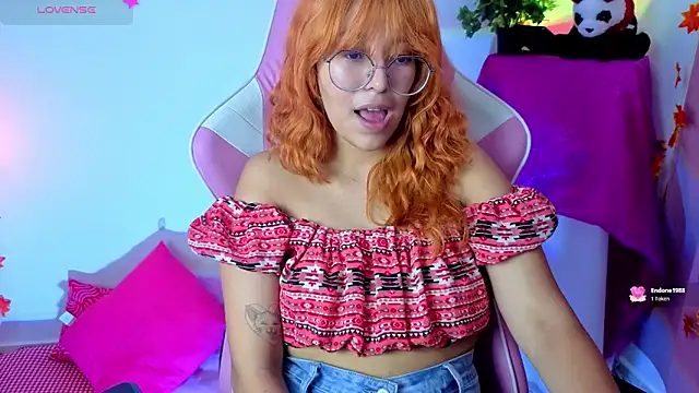 _Moon_Johnson live cam on StripChat