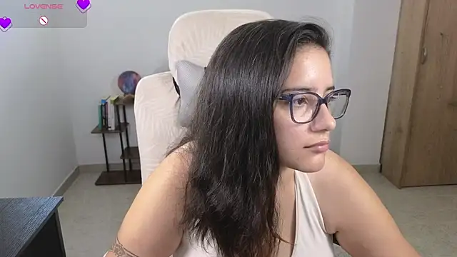 blue__moon_ live cam on StripChat
