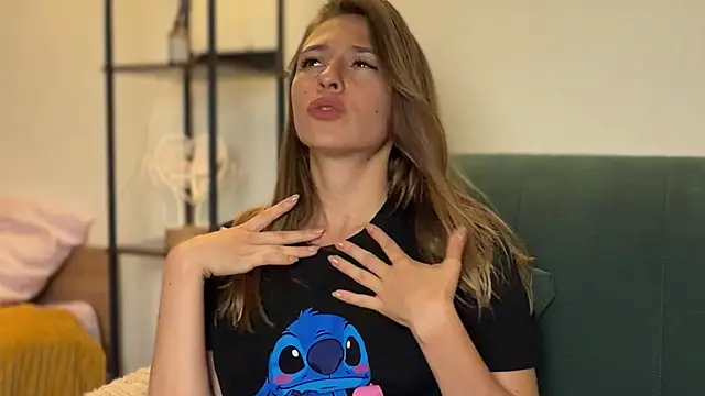 LovelyKatea webcam
