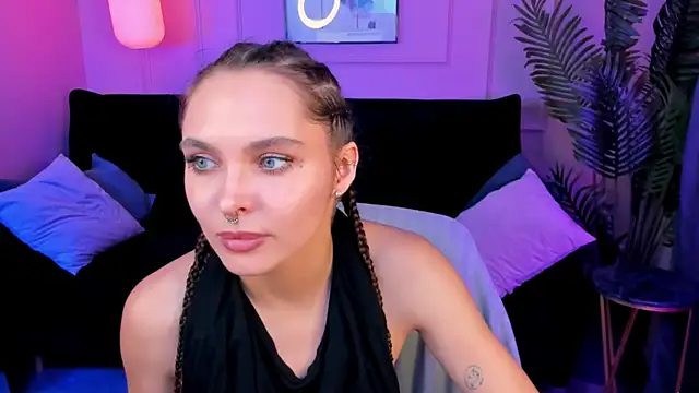 ChloeSunny webcam