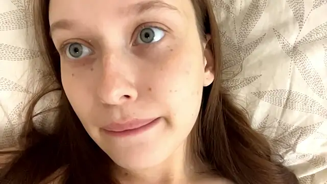 eva_shining_star - Eva_Shining_Star's free webcam - UK Sex Cams