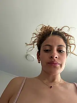 alana15 - Alana15's free webcam - UK Sex Cams