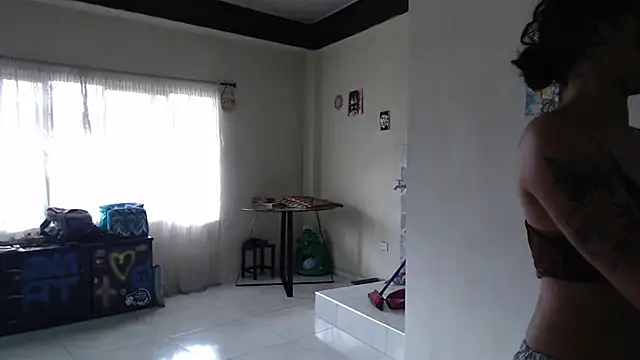 AlinaWoolf_ webcam