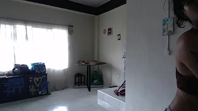 AlinaWoolf_ webcam