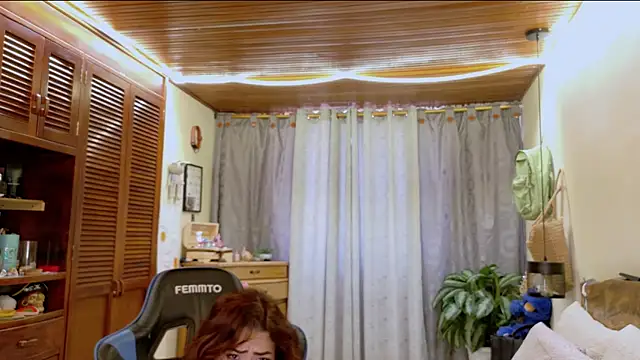 Abrilqueen webcam