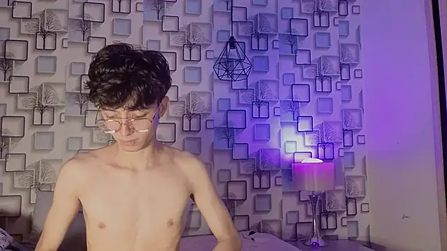 Twink_Sebas7 webcam