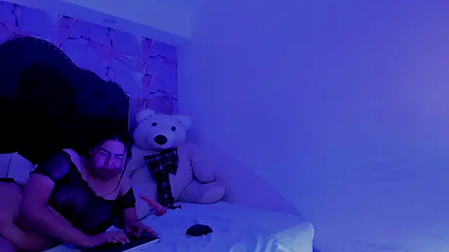 luna_bloomm_ webcam