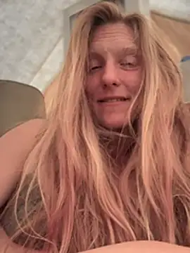 GoldenFlameGoddess webcam