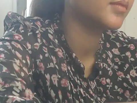 NancyRuvi webcam