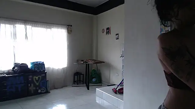 AlinaWoolf_ webcam