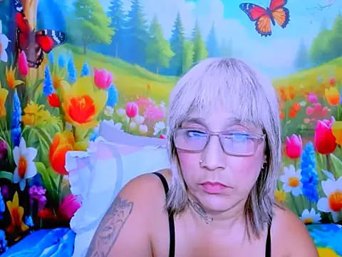 indianroxy live cam on StripChat