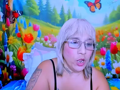 indianroxy webcam