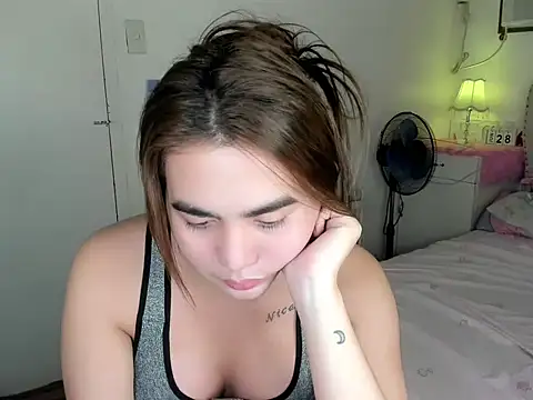 nica_doll webcam
