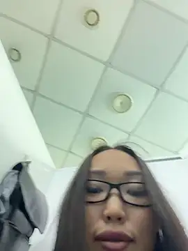 trytomakememoam webcam